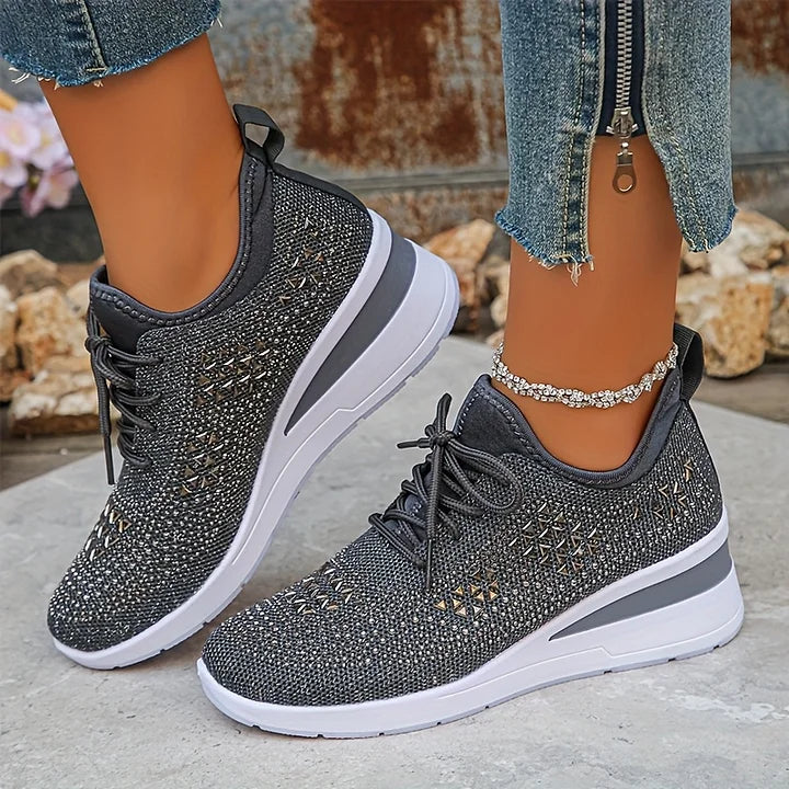 đ„đ„Letzter Tag der Aktion, profitieren Sie von 50 % Rabattđ„ Atmungsaktive orthopĂ€dische Sportschuhe fĂŒr Damen, lĂ€ssiger und trendiger Stil, verziert mit eingearbeiteten Strasssteinen.