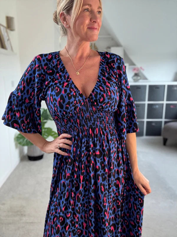Leopardenkleid mit geraffter Taille