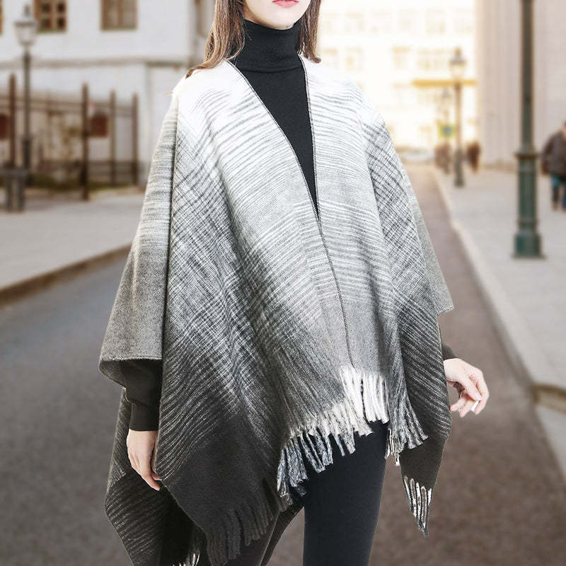 Eleganter Poncho mit Fransen und Schal für Frauen