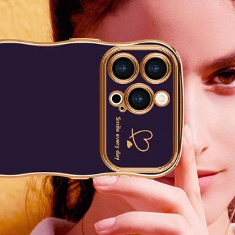 🎅Weihnachtsangebote 50% OFF🎁🎄 Niedliche Wellenform mit Liebe Herz Erhöhte Kamera Schutz Handyhülle