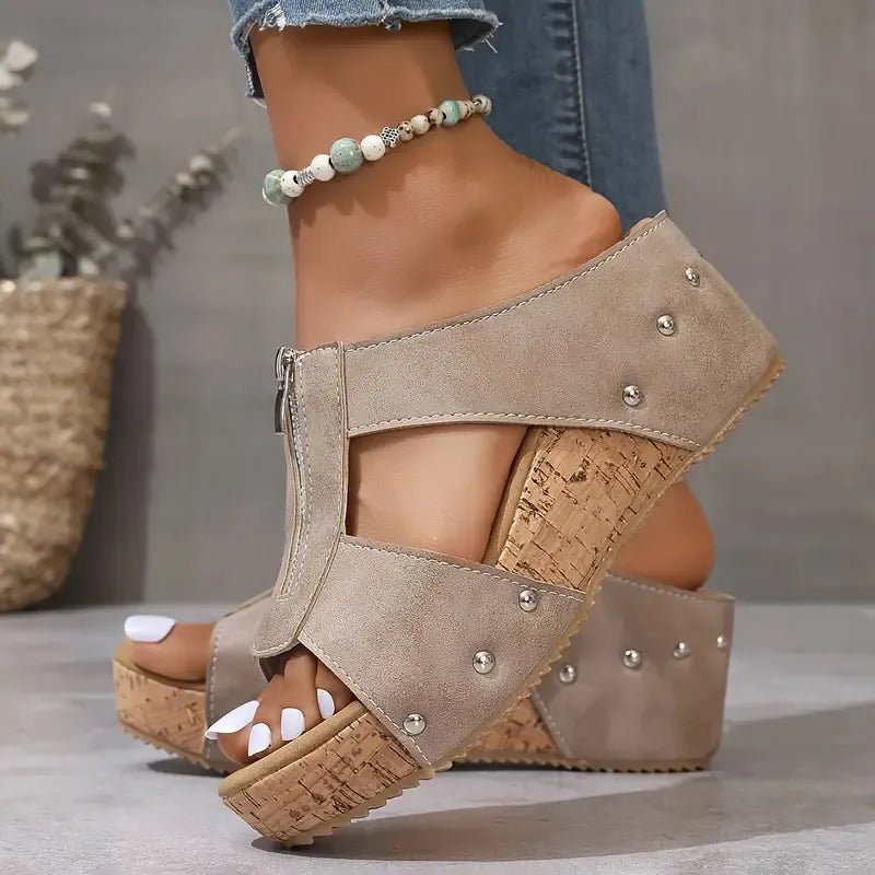 Frauen Mode Niete Keil Fisch Mund dicken Boden Sandalen