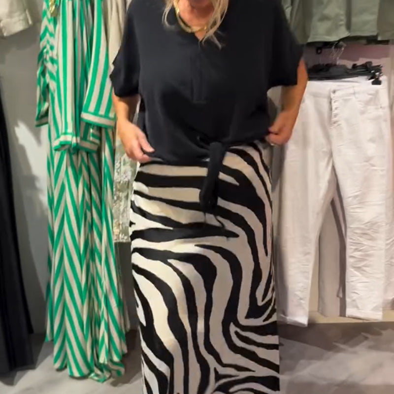 Lässiges Damen-Set aus Bluse mit Knoten vorne und Midirock