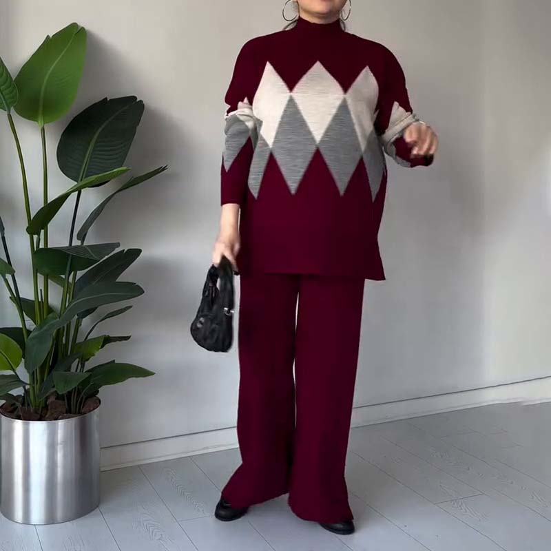 Modische Farbe-Blocking-Set aus Pullover und Hose mit Rautenmuster