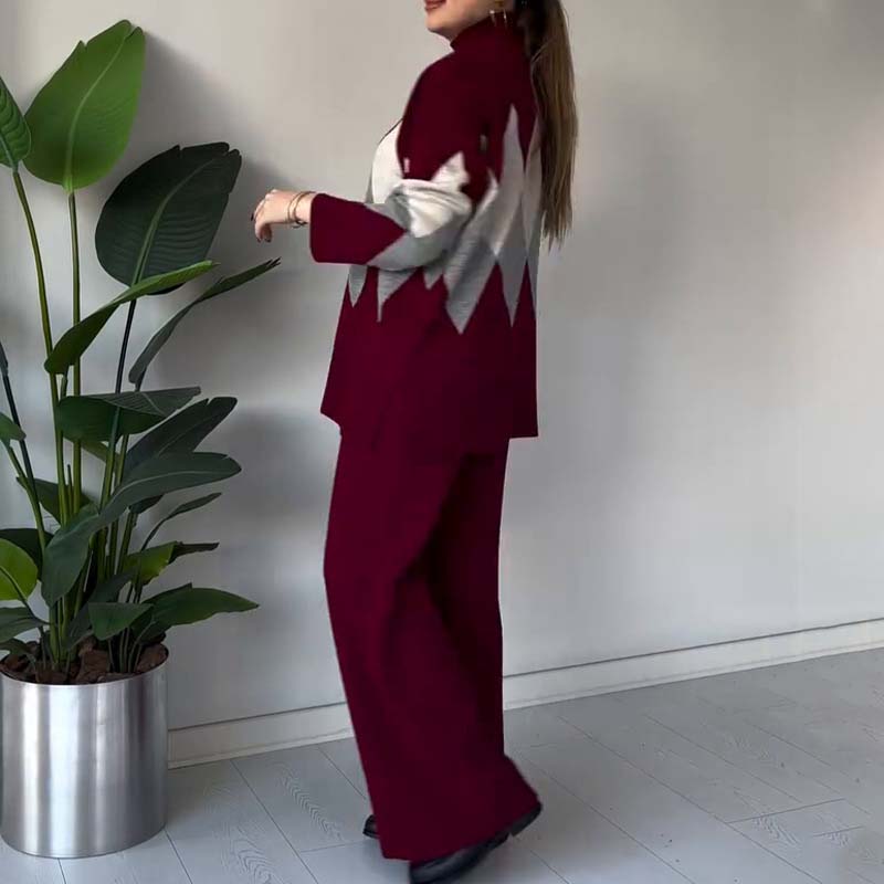 Modische Farbe-Blocking-Set aus Pullover und Hose mit Rautenmuster