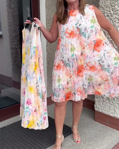 Ärmelloses Midikleid mit Plissee und Blumenprint und betonter Taille