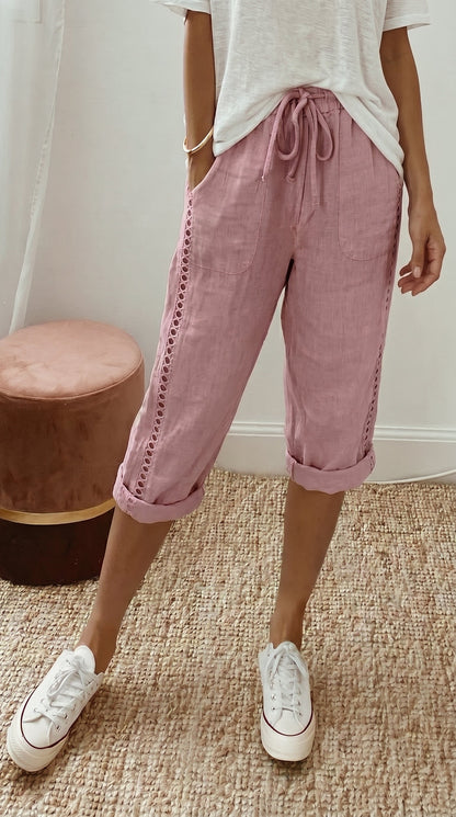 Sommerhose für Damen in Capri-Länge mit Spitzendetails