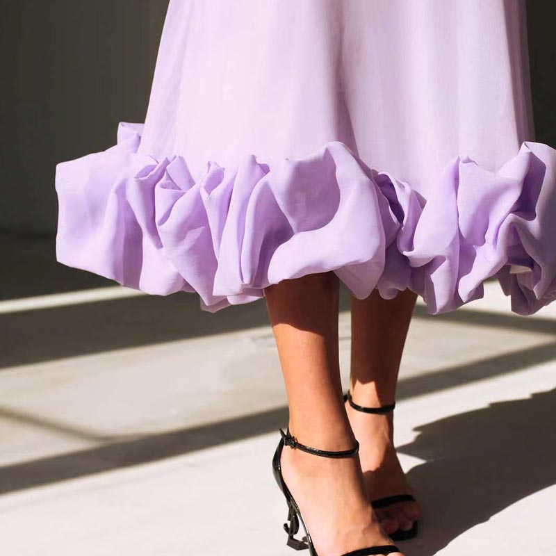 Modisches Halterkleid für Damen mit großem Swing-Saum und A-Linien-Schnitt