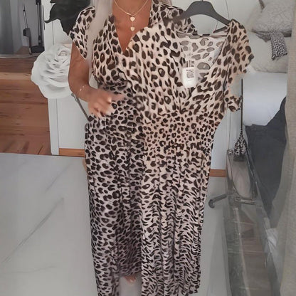 Damenkleid mit V-Ausschnitt und Leopardenmuster