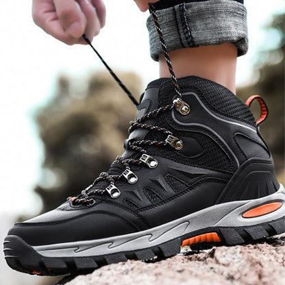 Hohe, leichte und rutschfeste Wanderschuhe