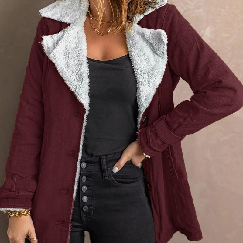 Schicke, warme Damenjacke mit Reverskragen