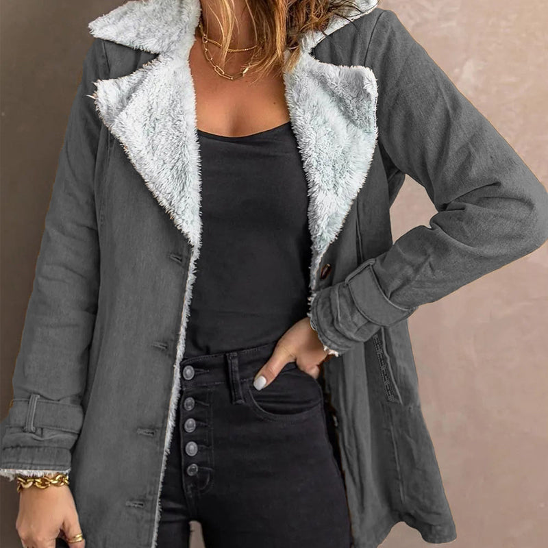 Schicke, warme Damenjacke mit Reverskragen