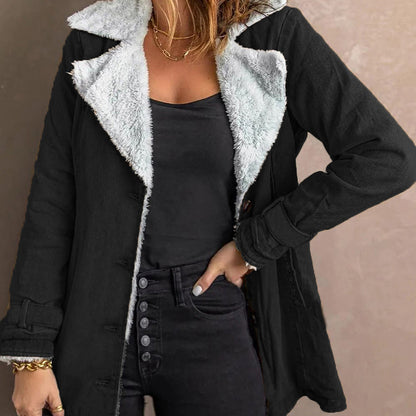Schicke, warme Damenjacke mit Reverskragen