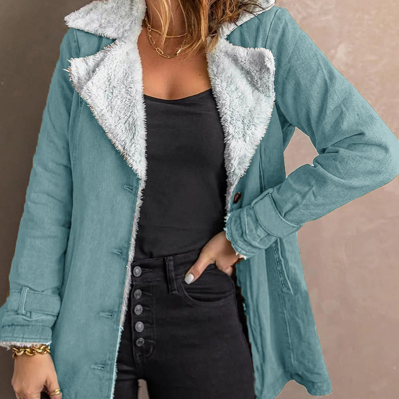 Schicke, warme Damenjacke mit Reverskragen