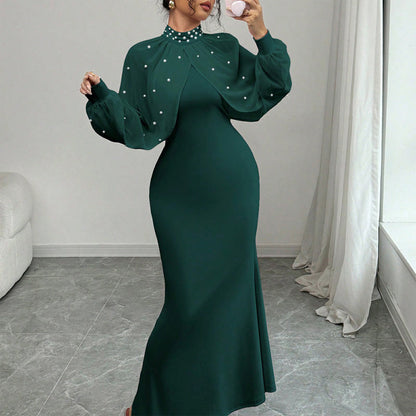 Elegantes Meerjungfrauenkleid mit Kragen aus Kunstperlen
