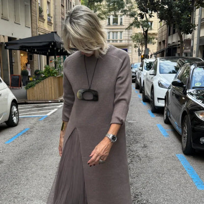 Elegantes Strick-Midikleid für Damen mit Seitenschlitz