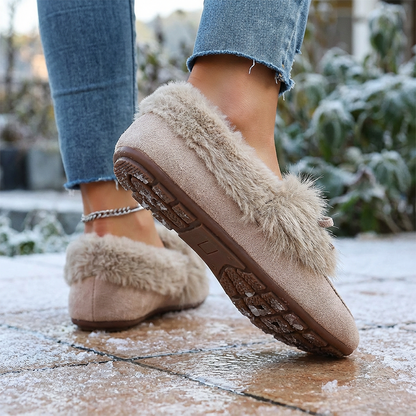 Warme Slipper für Damen für den Winter