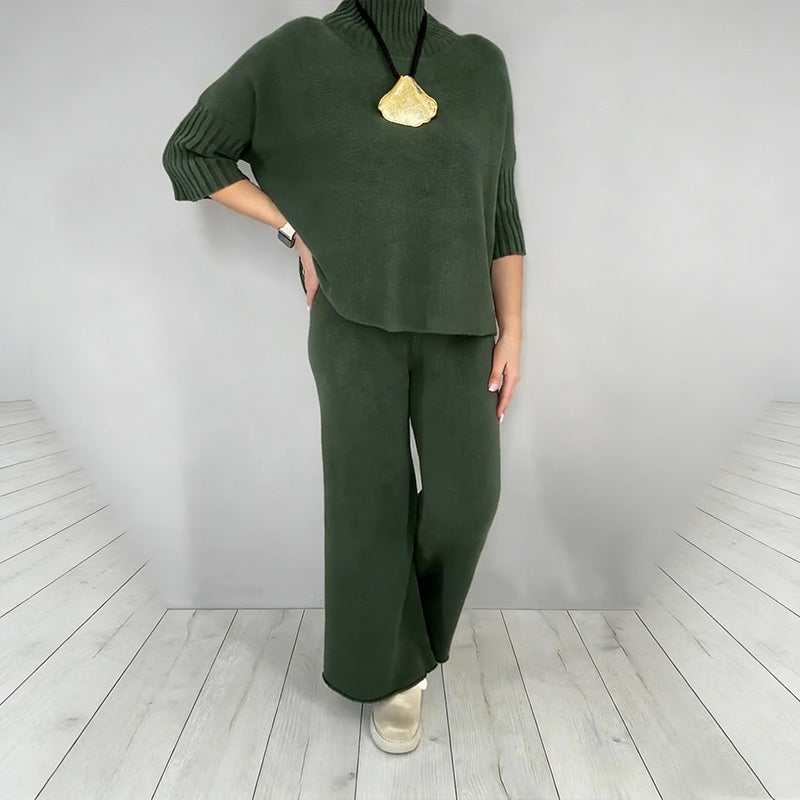 Damen-Set aus hochgeschlossenem Oberteil mit halben Ärmeln und Hose