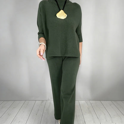 Damen-Set aus hochgeschlossenem Oberteil mit halben Ärmeln und Hose