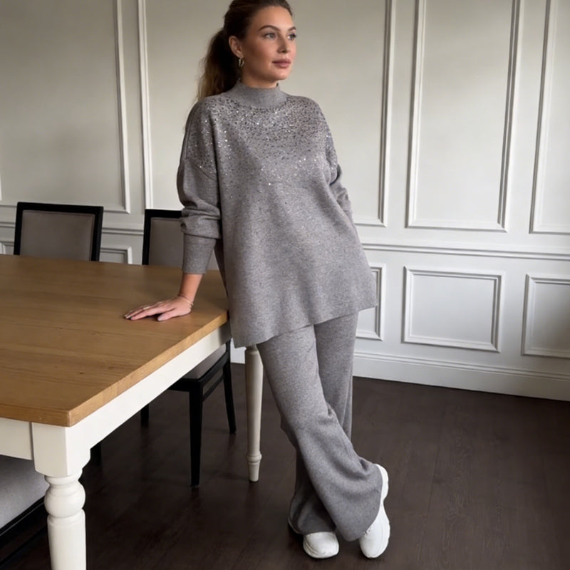 Strassverziertes Strickpullover- und Hosen-Set