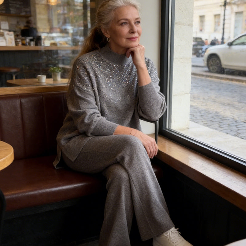 Strassverziertes Strickpullover- und Hosen-Set