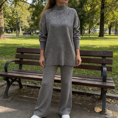 Strassverziertes Strickpullover- und Hosen-Set