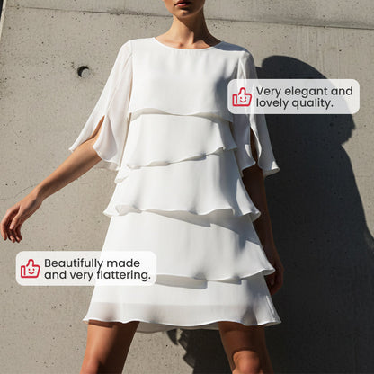 Elegantes Damenkleid mit Rüschenärmeln und mehreren Lagen