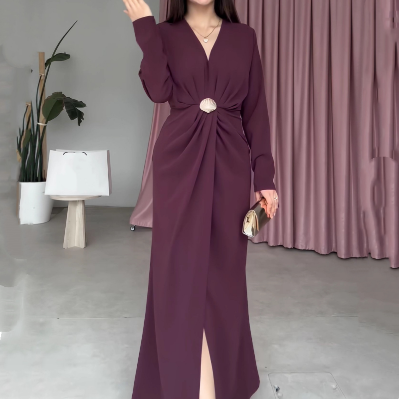 Elegantes Maxikleid mit V-Ausschnitt und Rüschen