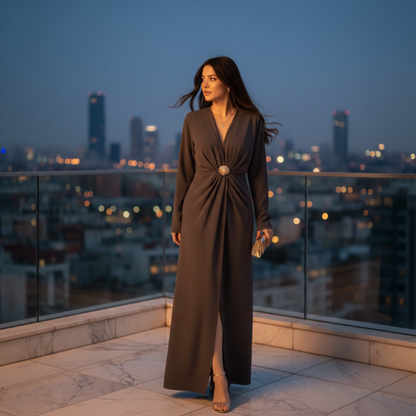 Elegantes Maxikleid mit V-Ausschnitt und Rüschen
