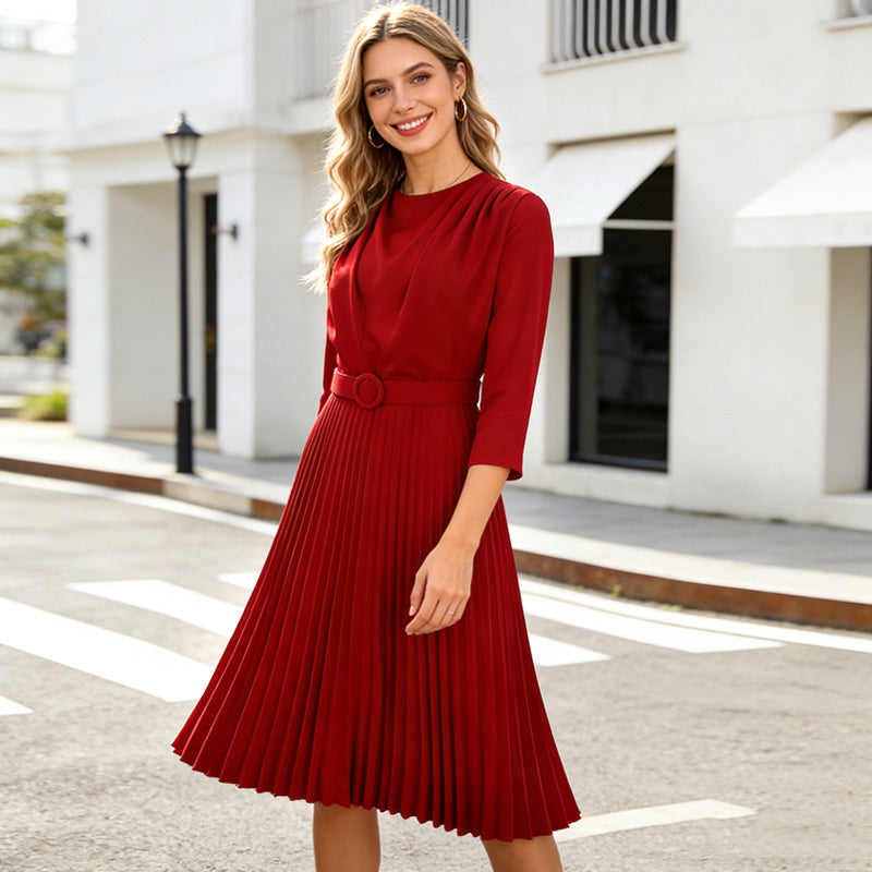 Neu eingetroffen: Elegantes Plisseekleid für Damen in einfarbiger Ausführung, in Übergrößen, bürotauglich