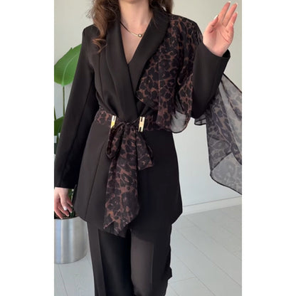 Damen-Set aus Blazer und Hose mit Leopardenmuster