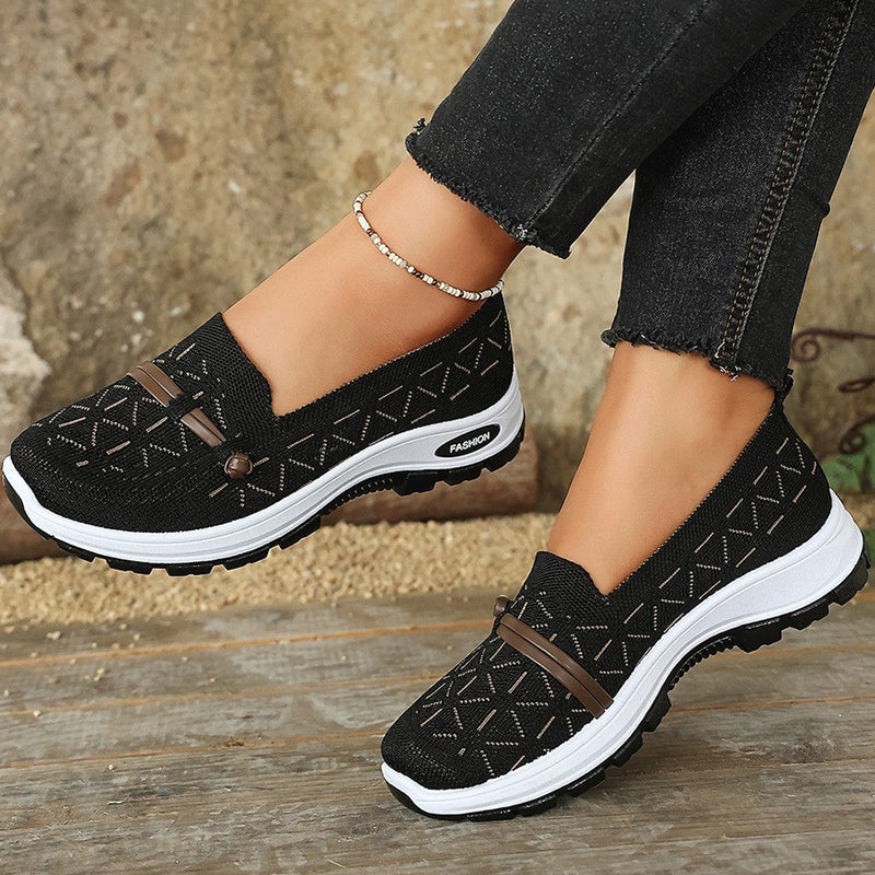 Flache Slipper aus atmungsaktivem Strick für Damen