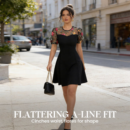 A-Linien-Kleid aus Netzstoff mit Blumenstickere