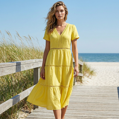 Elegantes Damenkleid mit V-Ausschnitt und Spitzeneinsätzen