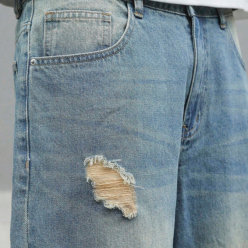 Herren-Jeans mit geradem Bein, Oversize-Passform und Ripped-Effekt