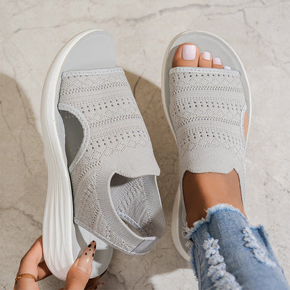 Atmungsaktive Plateau-Sandalen aus Strick für Damen