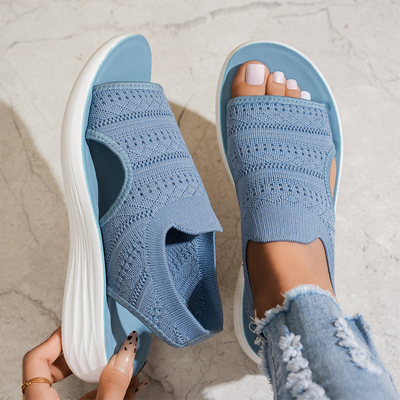 Atmungsaktive Plateau-Sandalen aus Strick für Damen