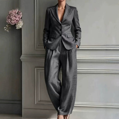 Zweiteiliger Freizeitanzug für Damen aus Blazer und Hose